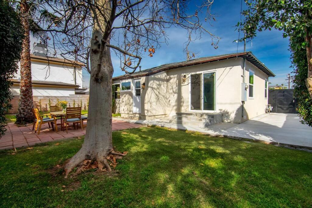 Beautiful 3 Bed 1 Bath Designer + Hot Tub Holiday home