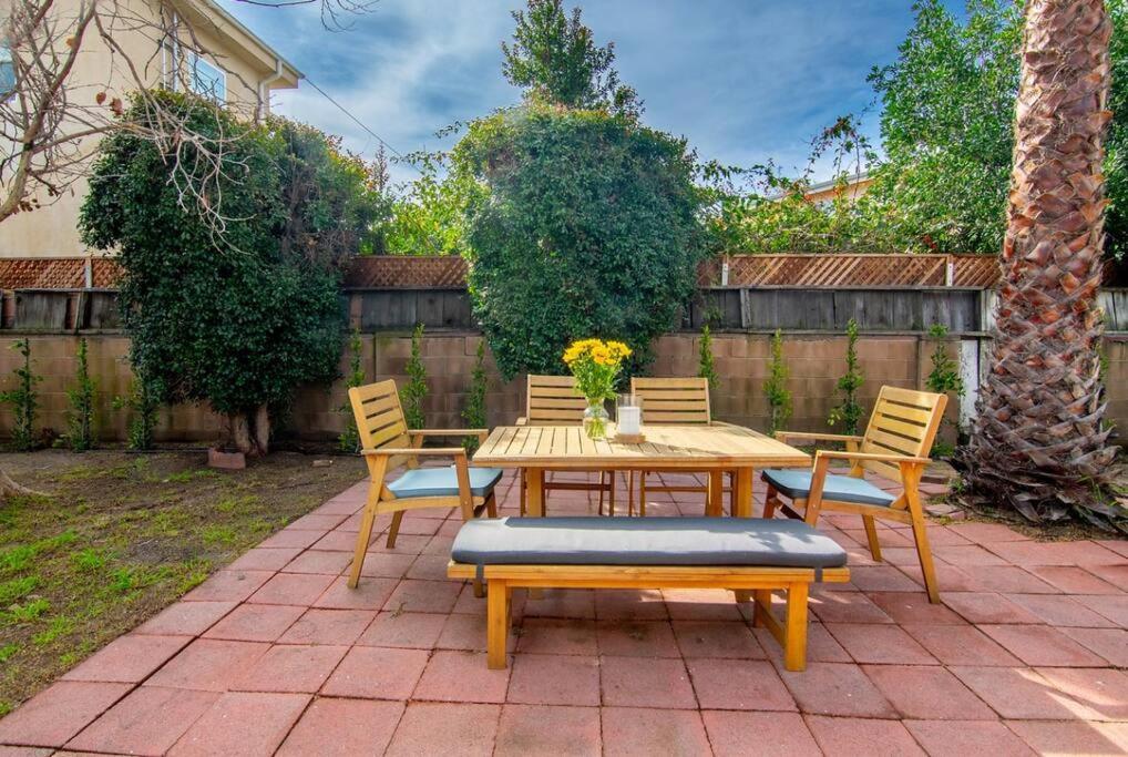Beautiful 3 Bed 1 Bath Designer + Hot Tub Hébergement de vacances Los Angeles